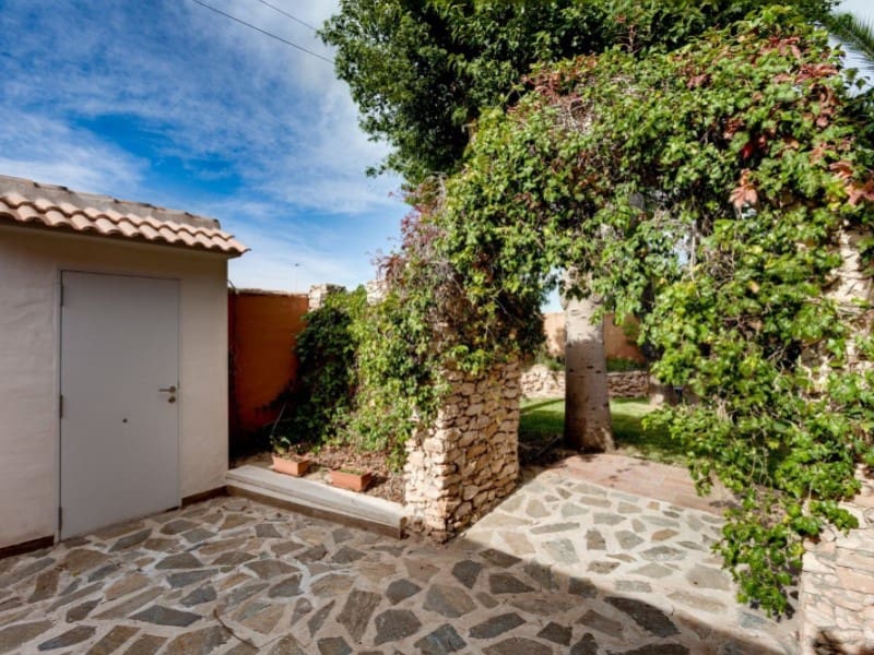 5 Zimmer Villa zu verkaufen in Torrevieja mit Pool - 850.000 € (Ref: 8434568)