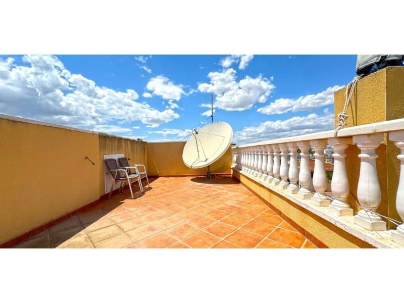 Chalet de 6 habitaciones en Torrevieja en venta con piscina - 610.000 € (Ref: 8434606)