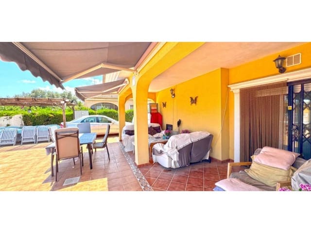 Chalet de 6 habitaciones en Los Balcones - Los Altos, Torrevieja en venta con piscina - 595.000 € (Ref: 8434606)