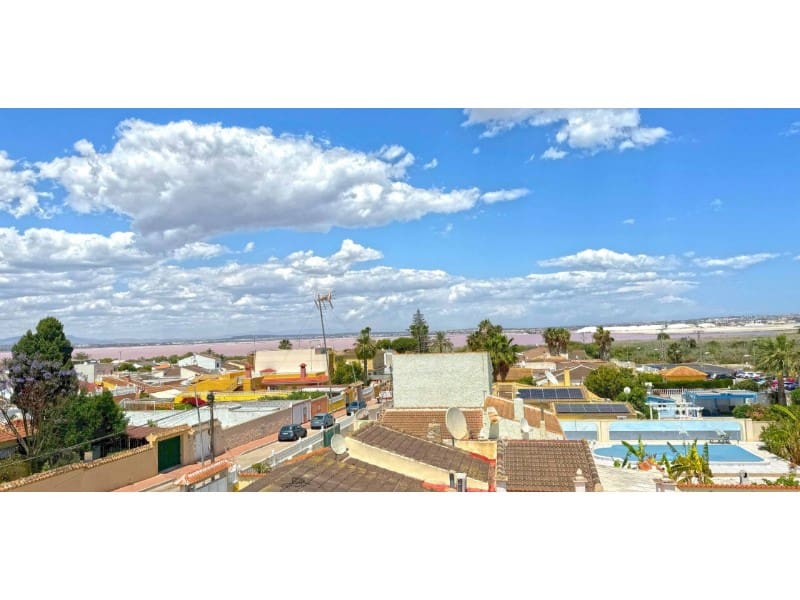 Chalet de 6 habitaciones en Torrevieja en venta con piscina - 610.000 € (Ref: 8434606)