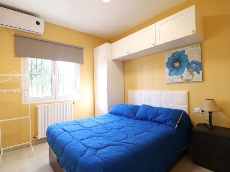 5 Zimmer Villa zu verkaufen in Torrevieja mit Garage - 850.000 € (Ref: 8440747)