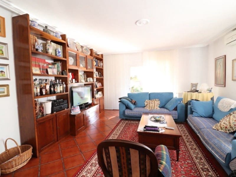 5 Zimmer Villa zu verkaufen in Torrevieja mit Garage - 850.000 € (Ref: 8440747)