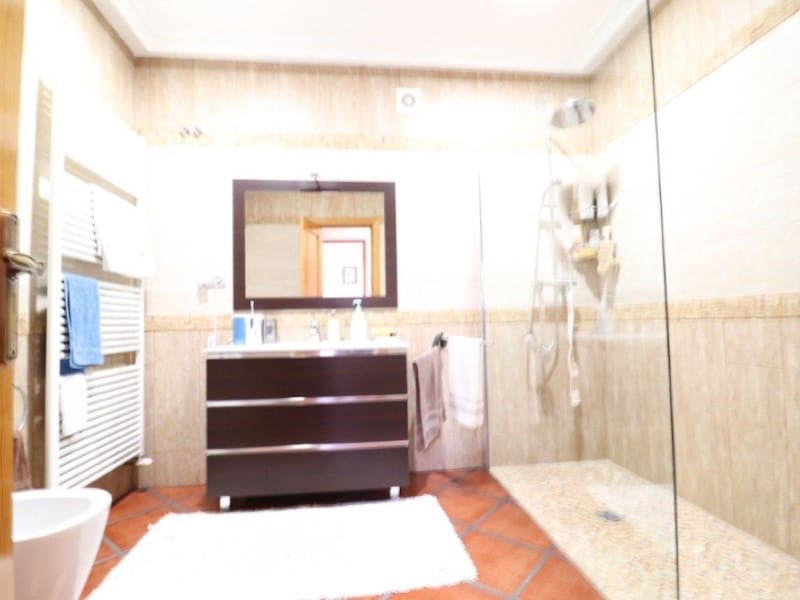 5 Zimmer Villa zu verkaufen in Torrevieja mit Garage - 850.000 € (Ref: 8440747)