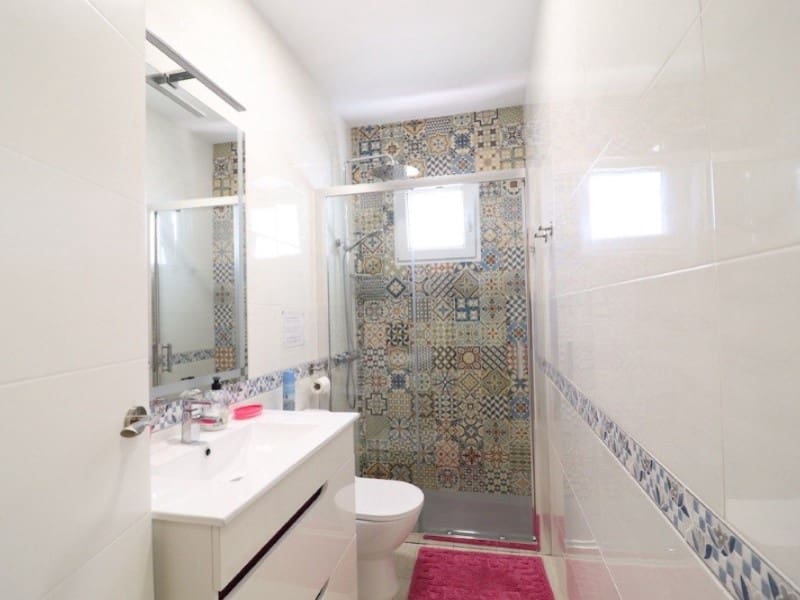 5 Zimmer Villa zu verkaufen in Torrevieja mit Garage - 850.000 € (Ref: 8440747)