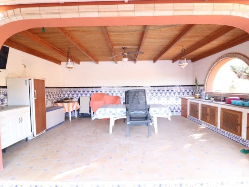 5 Zimmer Villa zu verkaufen in Torrevieja mit Garage - 850.000 € (Ref: 8440747)