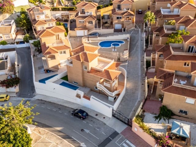 4 Zimmer Villa zu verkaufen in Ciudad Quesada, Rojales mit Pool - 549.000 € (Ref: 8549219)