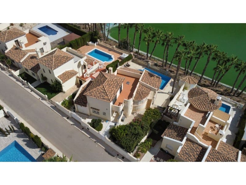 3 bedroom Villa for sale in Orihuela Costa with pool garage - € 529,995 (Ref: 8549220)