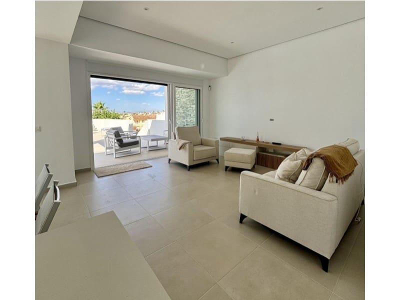 Chalet de 3 habitaciones en Benijófar en venta con piscina - 478.732 € (Ref: 8580288)