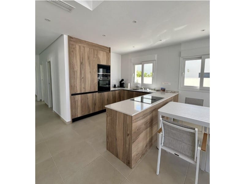 Chalet de 3 habitaciones en Benijófar en venta con piscina - 478.732 € (Ref: 8580288)