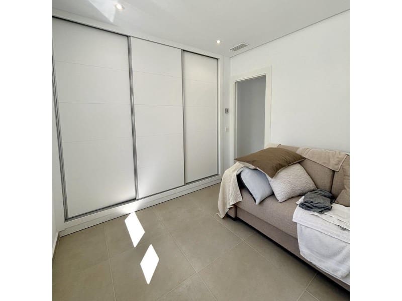 Chalet de 3 habitaciones en Benijófar en venta con piscina - 478.732 € (Ref: 8580288)