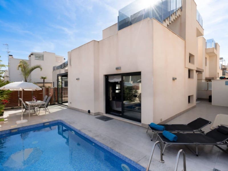 5 camera da letto Villa in vendita in Torrevieja con piscina - 549.000 € (Rif: 8615530)