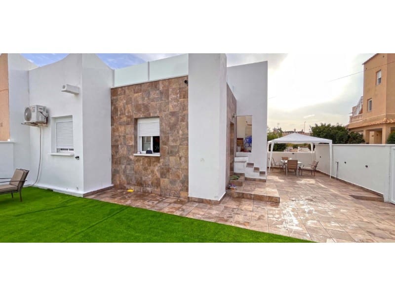2 quarto Bungalow para venda em Orihuela Costa - 219 000 € (Ref: 8625413)