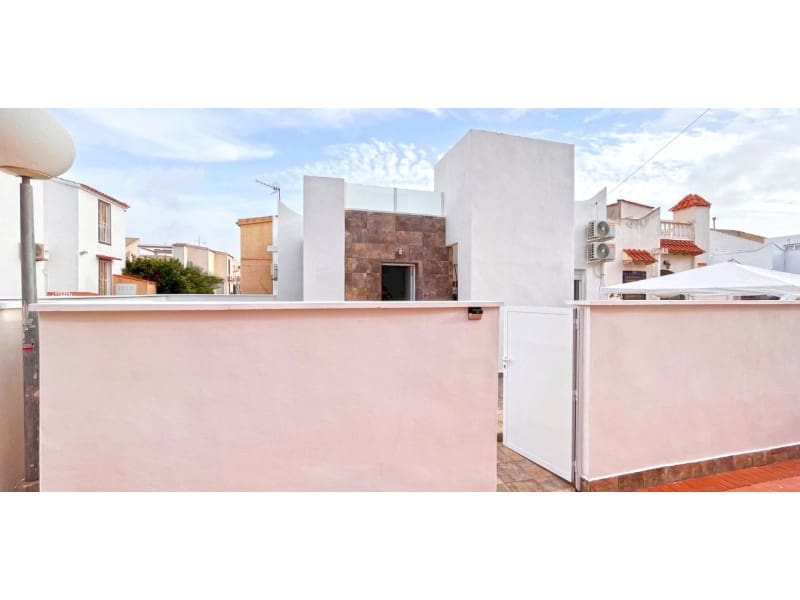 2 quarto Bungalow para venda em Orihuela Costa - 219 000 € (Ref: 8625413)