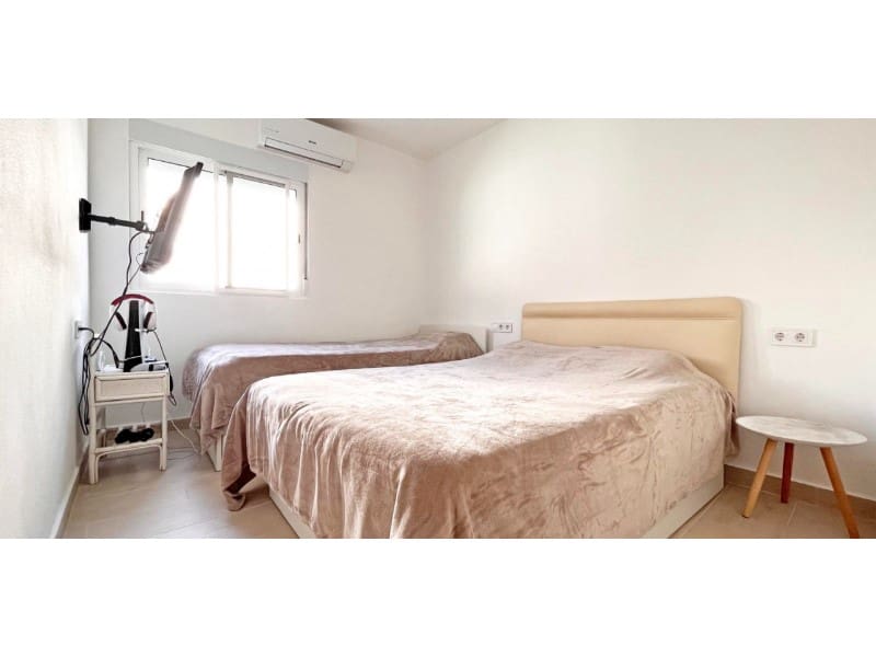 2 quarto Bungalow para venda em Orihuela Costa - 219 000 € (Ref: 8625413)