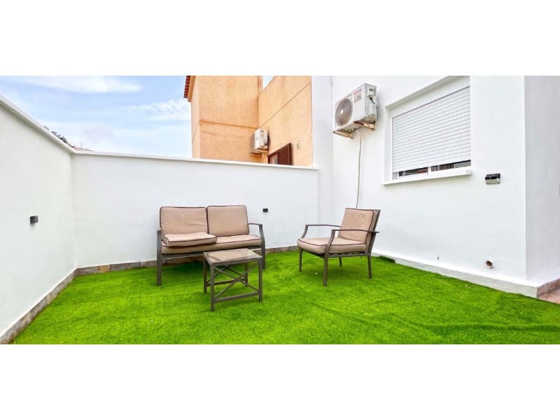 2 quarto Bungalow para venda em Orihuela Costa - 219 000 € (Ref: 8625413)