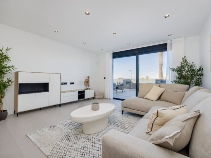 3 bedroom Villa for sale in Torrevieja with pool garage - € 585,000 (Ref: 8780405)