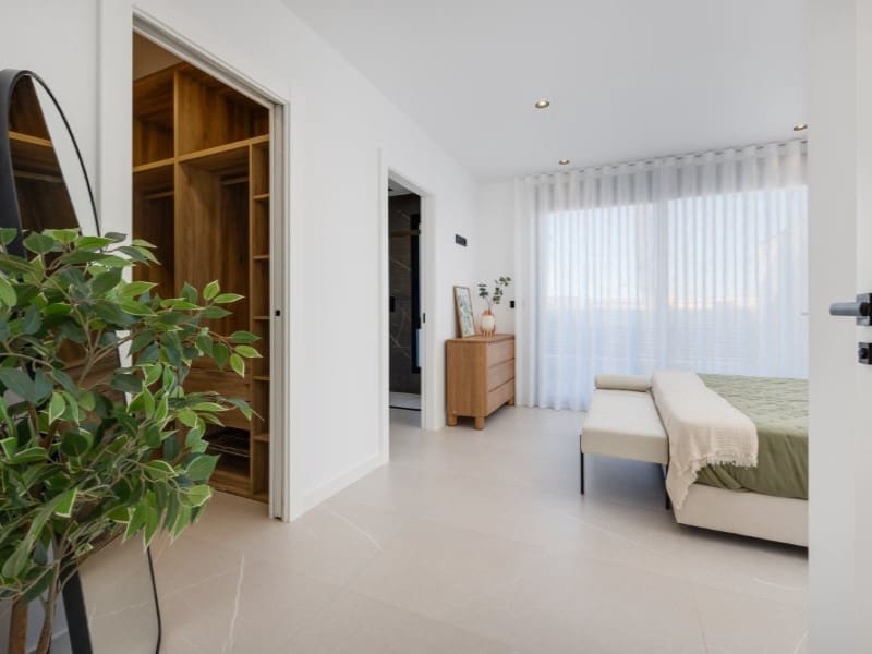 3 bedroom Villa for sale in Torrevieja with pool garage - € 585,000 (Ref: 8780405)