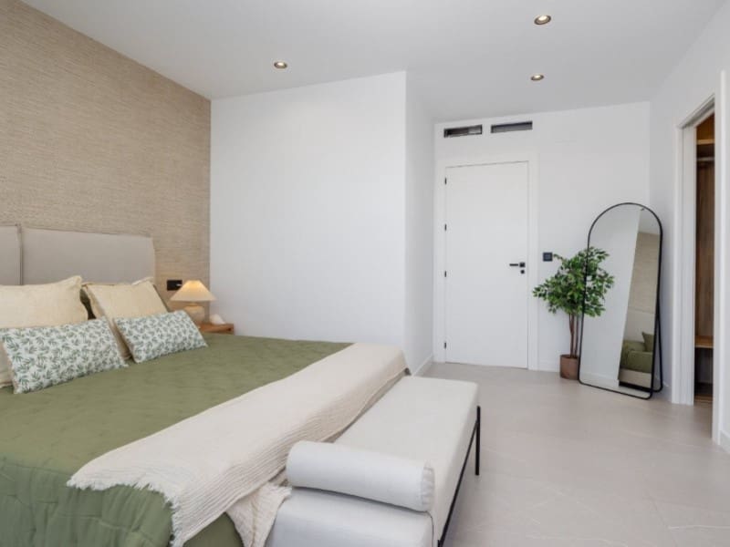 3 bedroom Villa for sale in Torrevieja with pool garage - € 585,000 (Ref: 8780405)