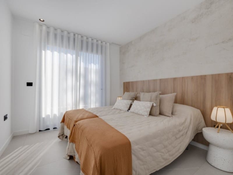 3 bedroom Villa for sale in Torrevieja with pool garage - € 585,000 (Ref: 8780405)