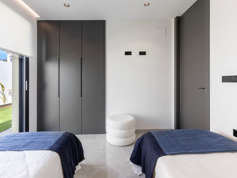 3 slaapkamer Villa te koop in Torrevieja met zwembad - € 700.000 (Ref: 8834478)
