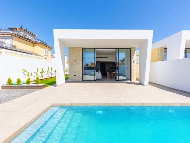 3 slaapkamer Villa te koop in Los Balcones - Los Altos, Torrevieja met zwembad - € 700.000 (Ref: 8834478)