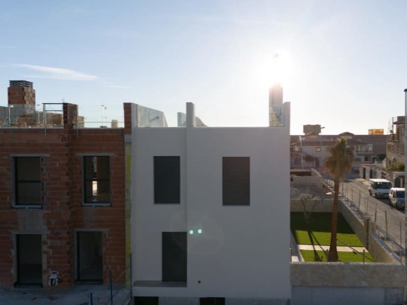 Bungalow de 3 habitaciones en Pilar de la Horadada en venta con piscina - 340.000 € (Ref: 8834503)