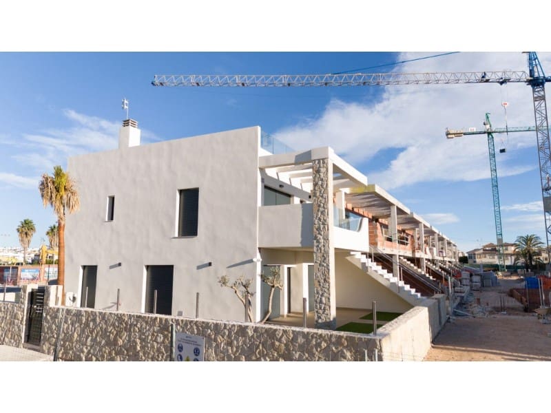 Bungalow de 3 habitaciones en Pilar de la Horadada en venta con piscina - 340.000 € (Ref: 8834503)