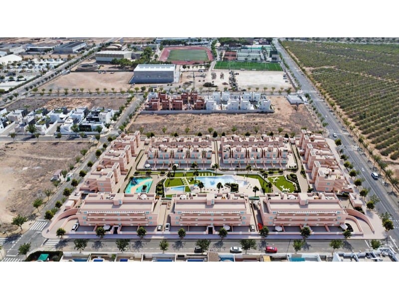 Chalet de 3 habitaciones en Pilar de la Horadada en venta con piscina - 379.900 € (Ref: 8862202)