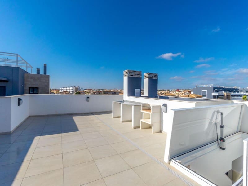 4 sypialnia Penthouse na sprzedaż w Playa Flamenca z basenem - 829 700 € (Ref: 8935319)