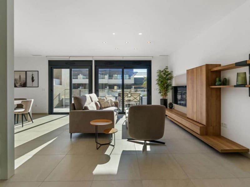 4 sypialnia Penthouse na sprzedaż w Playa Flamenca z basenem - 829 700 € (Ref: 8935319)