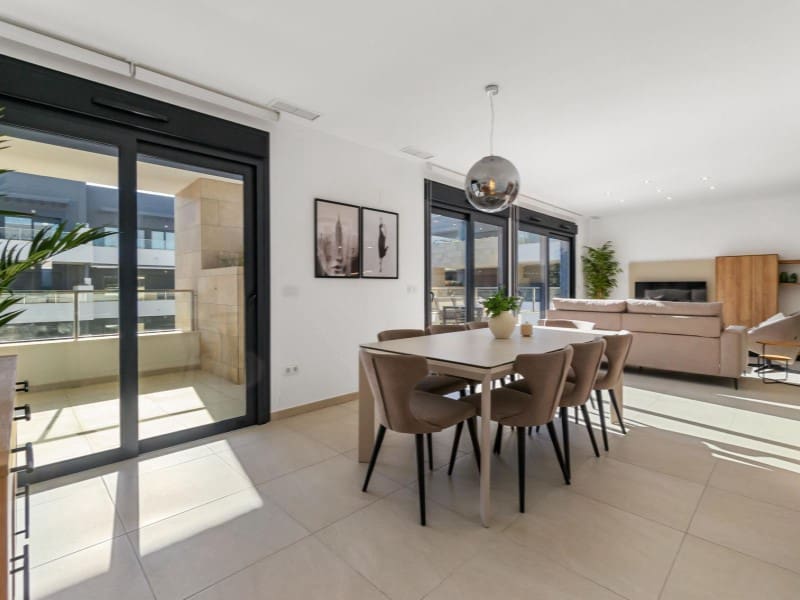 4 sypialnia Penthouse na sprzedaż w Playa Flamenca z basenem - 829 700 € (Ref: 8935319)