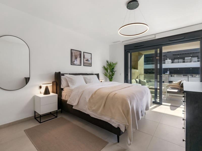 4 sypialnia Penthouse na sprzedaż w Playa Flamenca z basenem - 829 700 € (Ref: 8935319)