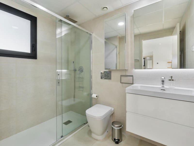 4 sypialnia Penthouse na sprzedaż w Playa Flamenca z basenem - 829 700 € (Ref: 8935319)