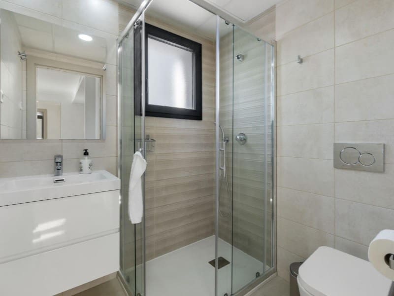 4 sypialnia Penthouse na sprzedaż w Playa Flamenca z basenem - 829 700 € (Ref: 8935319)