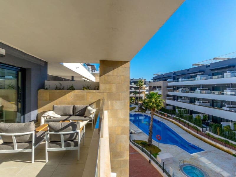 4 sypialnia Penthouse na sprzedaż w Playa Flamenca z basenem - 829 700 € (Ref: 8935319)