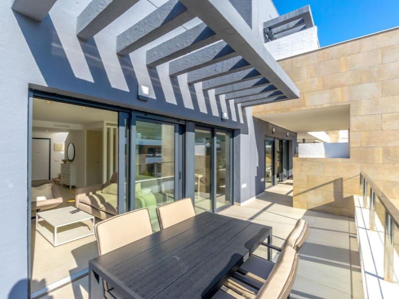 4 sypialnia Penthouse na sprzedaż w Playa Flamenca z basenem - 829 700 € (Ref: 8935319)