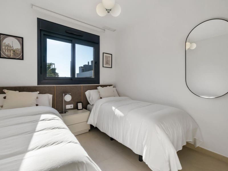 4 sypialnia Penthouse na sprzedaż w Playa Flamenca z basenem - 829 700 € (Ref: 8935319)