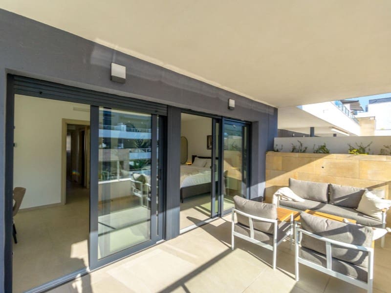 4 sypialnia Penthouse na sprzedaż w Playa Flamenca z basenem - 829 700 € (Ref: 8935319)