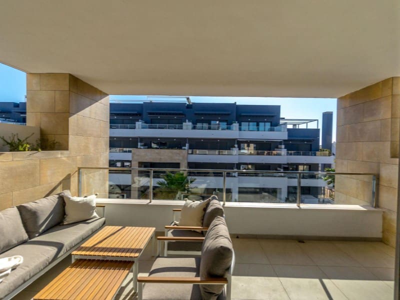 4 sypialnia Penthouse na sprzedaż w Playa Flamenca z basenem - 829 700 € (Ref: 8935319)