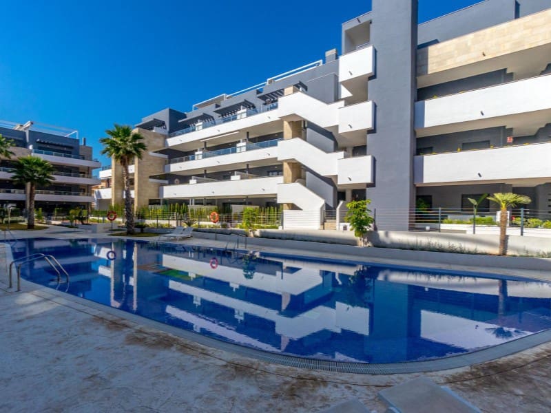 4 sypialnia Penthouse na sprzedaż w Playa Flamenca z basenem - 829 700 € (Ref: 8935319)