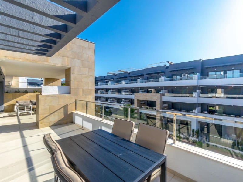 4 sypialnia Penthouse na sprzedaż w Playa Flamenca z basenem - 829 700 € (Ref: 8935319)