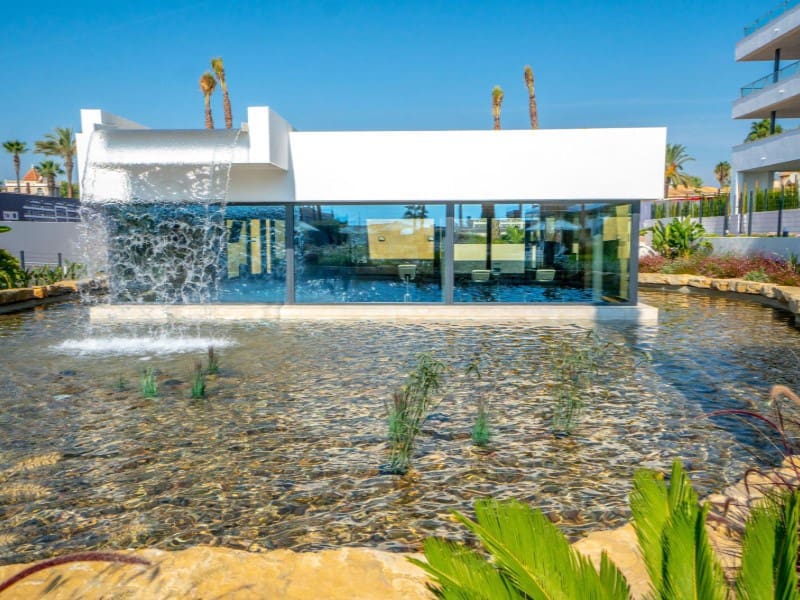 4 sypialnia Penthouse na sprzedaż w Playa Flamenca z basenem - 829 700 € (Ref: 8935319)