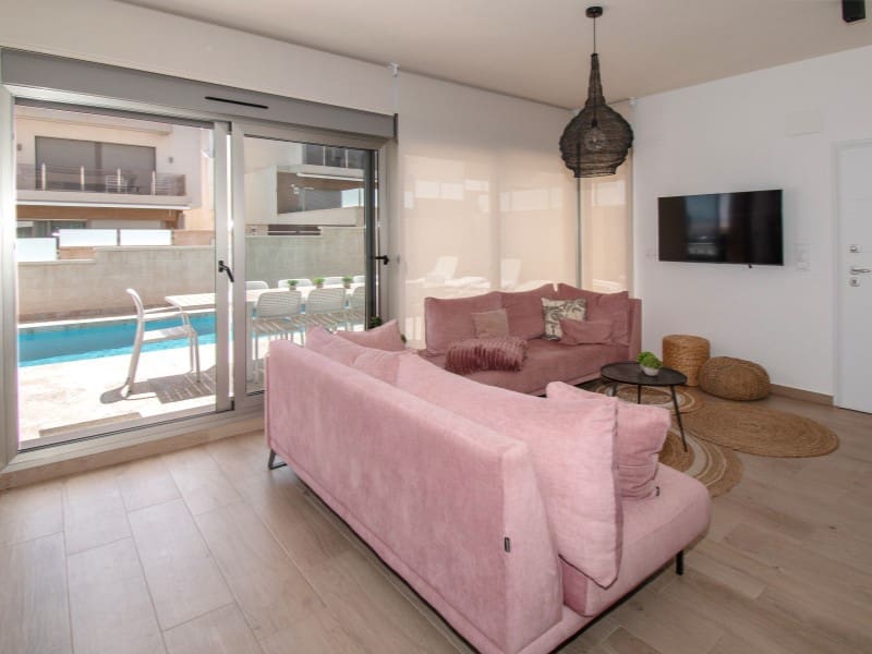 5 Zimmer Villa zu verkaufen in Orihuela Costa mit Pool - 560.000 € (Ref: 8937448)