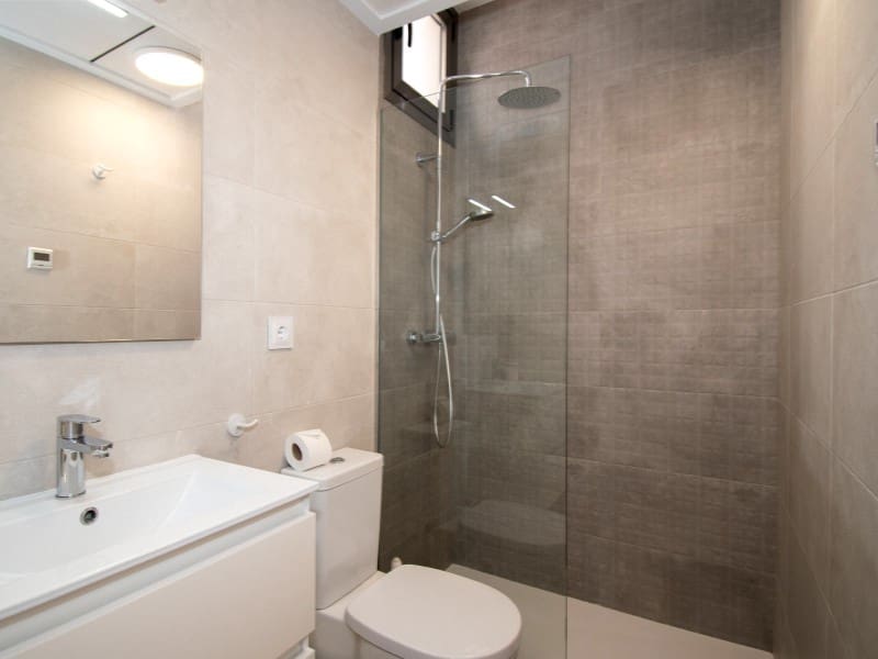 5 Zimmer Villa zu verkaufen in Orihuela Costa mit Pool - 560.000 € (Ref: 8937448)