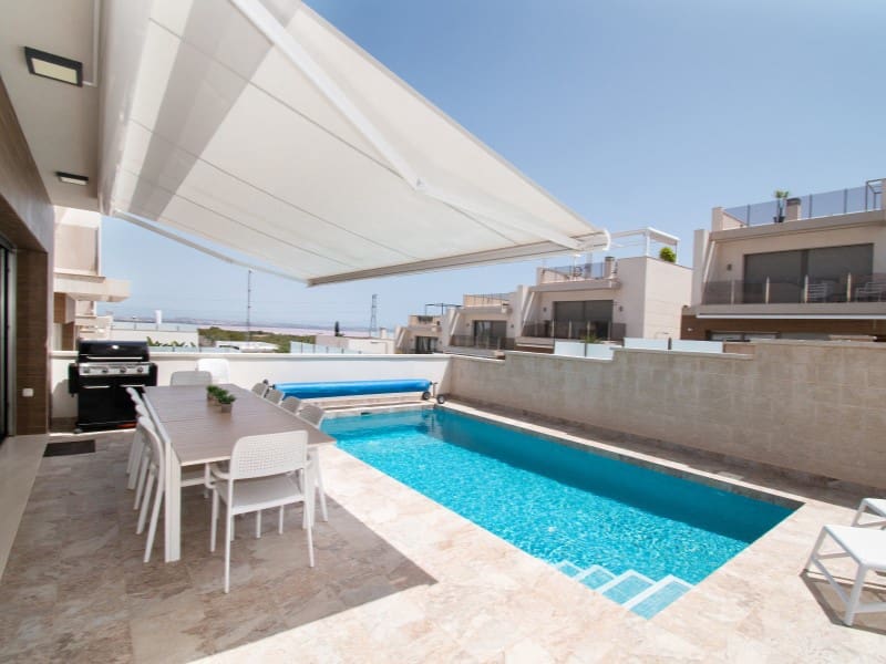 5 Zimmer Villa zu verkaufen in Orihuela Costa mit Pool - 560.000 € (Ref: 8937448)