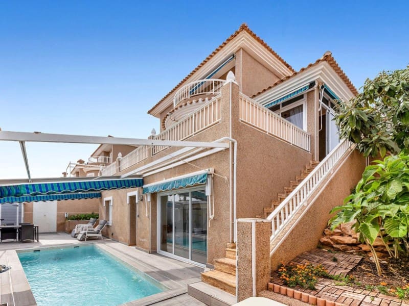 5 soverom Villa til salgs i Torrevieja med svømmebasseng - € 395 000 (Ref: 8937457)