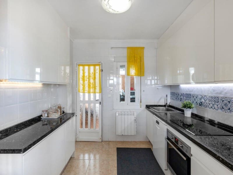 5 soverom Villa til salgs i Torrevieja med svømmebasseng - € 395 000 (Ref: 8937457)