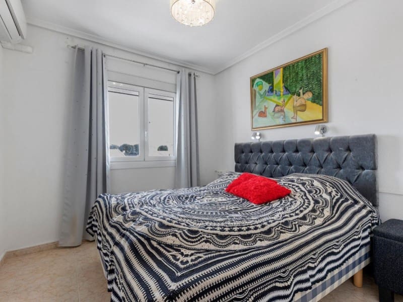 5 soverom Villa til salgs i Torrevieja med svømmebasseng - € 395 000 (Ref: 8937457)