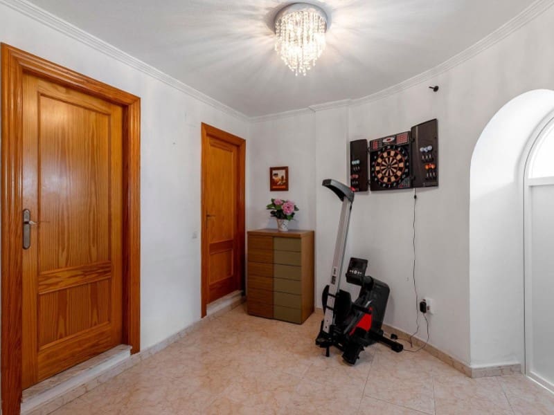 5 soverom Villa til salgs i Torrevieja med svømmebasseng - € 395 000 (Ref: 8937457)