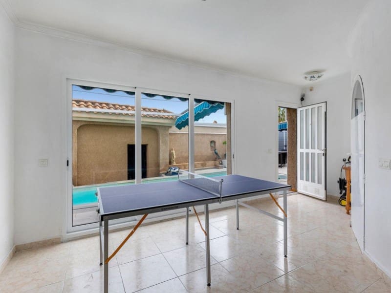 5 soverom Villa til salgs i Torrevieja med svømmebasseng - € 395 000 (Ref: 8937457)